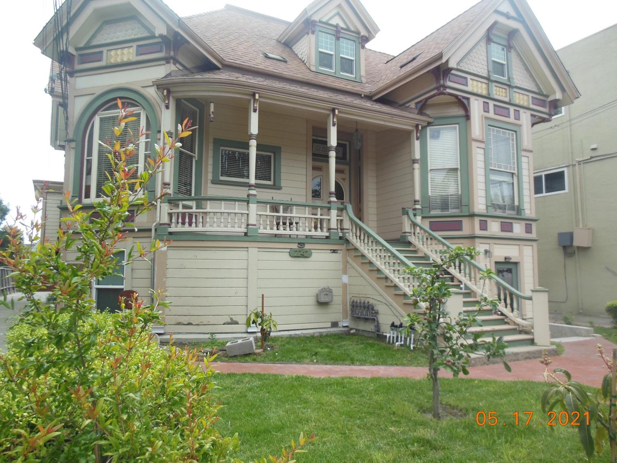 Alameda 3Br Unique Victorian Penthouse With Deck And Outdoor Furniture, Ac, 3 Blocks To Beach & Shopping Center & 2 Free Parking Spaces Bagian luar foto