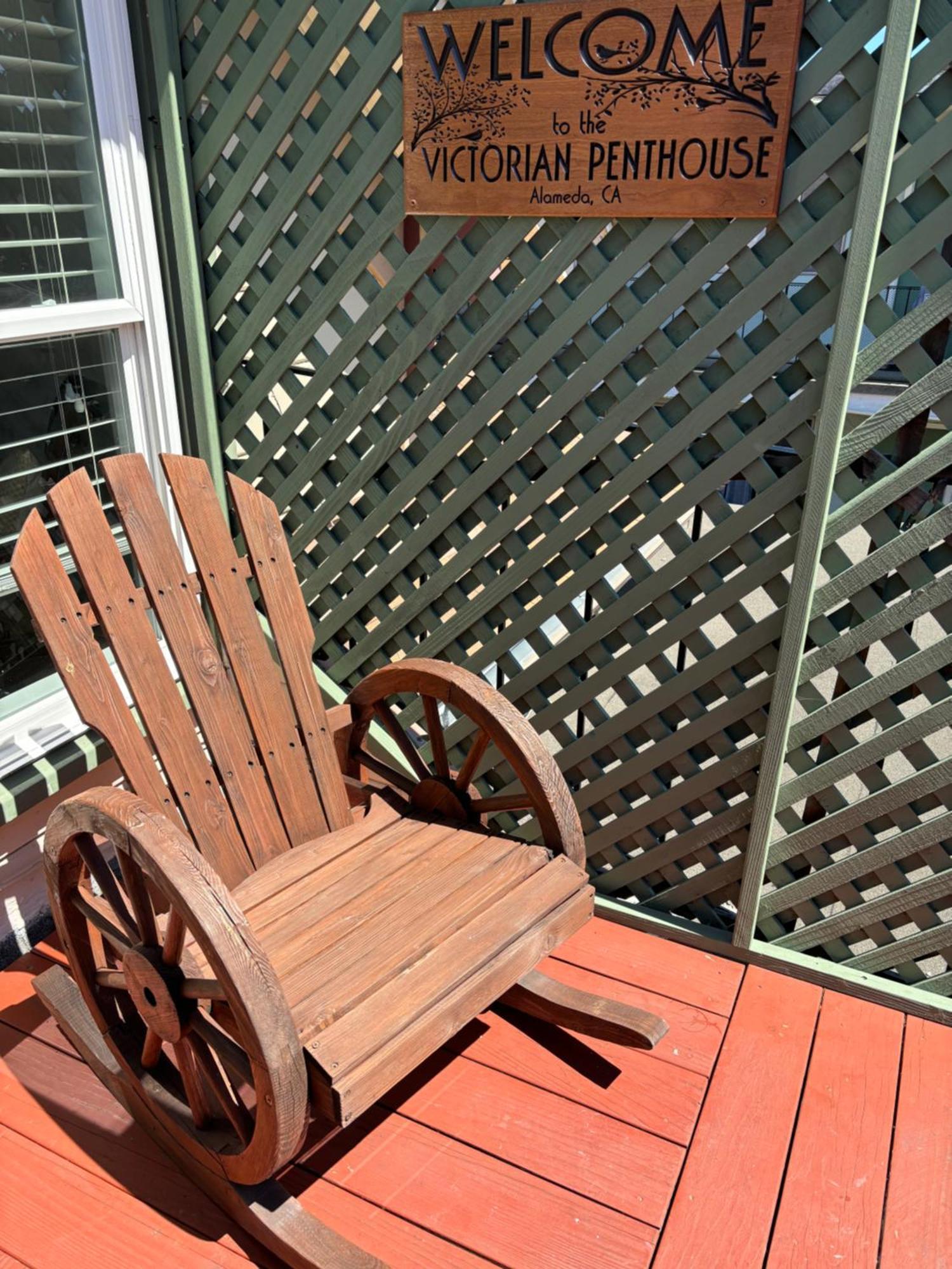 Alameda 3Br Unique Victorian Penthouse With Deck And Outdoor Furniture, Ac, 3 Blocks To Beach & Shopping Center & 2 Free Parking Spaces Bagian luar foto