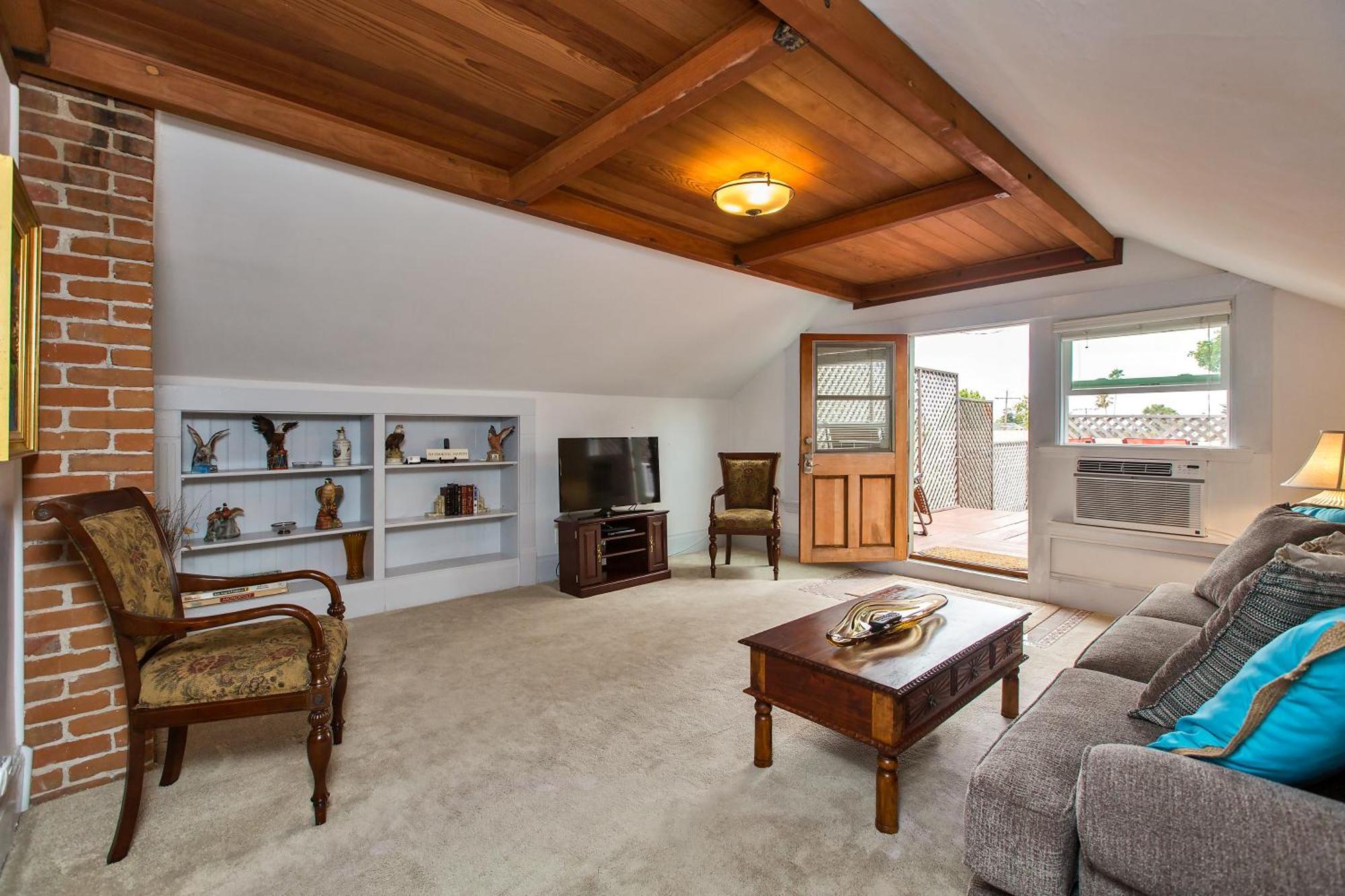 Alameda 3Br Unique Victorian Penthouse With Deck And Outdoor Furniture, Ac, 3 Blocks To Beach & Shopping Center & 2 Free Parking Spaces Bagian luar foto